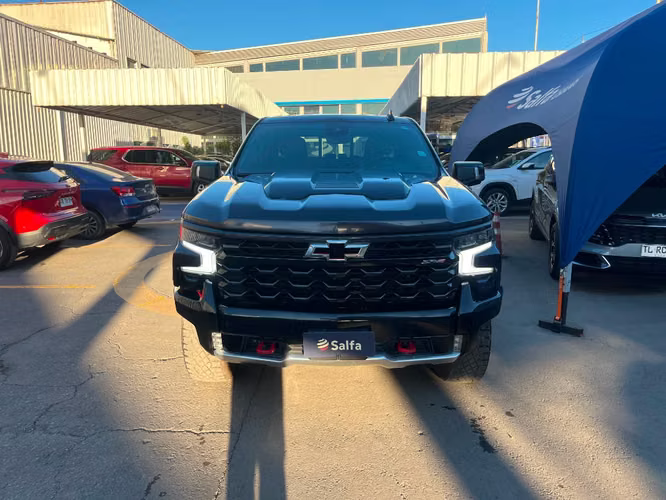 Chevrolet Silverado 6.2 ZR2 4X4 AT 4P 2024 - Imagen 2