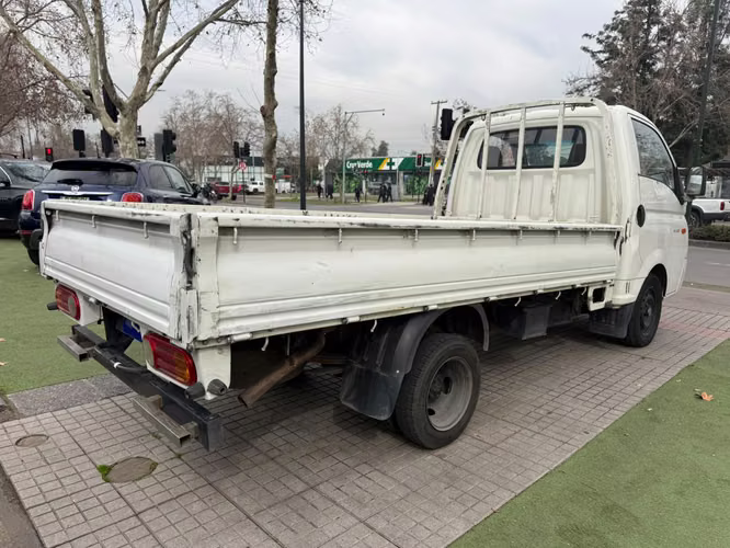 Hyundai Porter 2.5 STD CRDI DIESEL 4X2 HR EURO5 A2 PS AV MT 2P.
