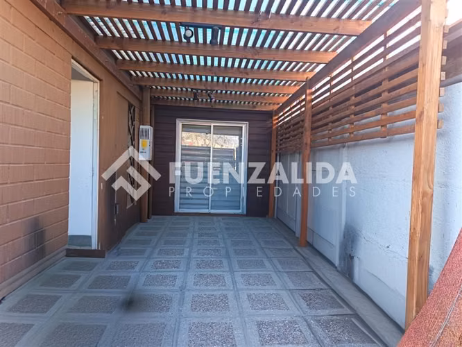 Casa en arriendo de 4 dormitorios en Puente Alto, ECH