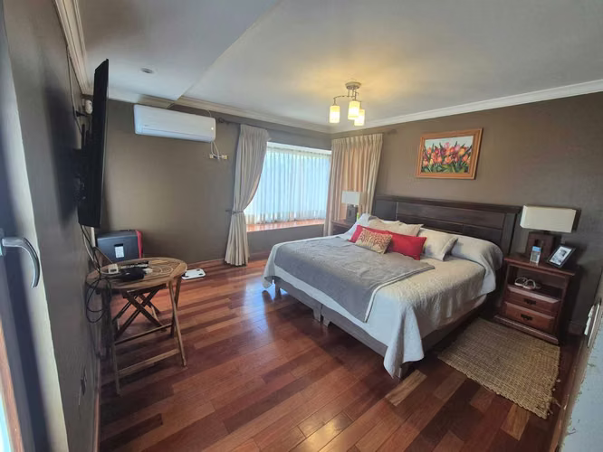 Amplia Casa con Diseño Moderno (178499) - Imagen 10