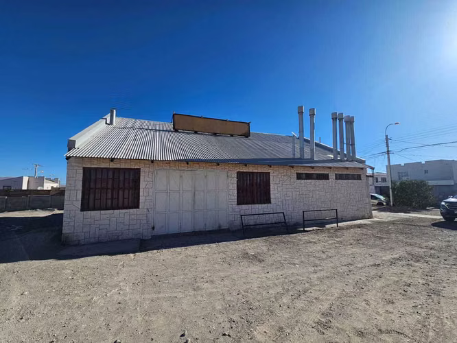 CASA EN ARRIENDO MAS LOCAL COMERCIAL (178498)