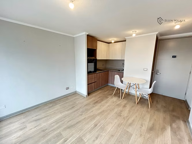 Semi Nuevo 1 Dormitorio + bodega; Av. Perú, C° San Cristobal