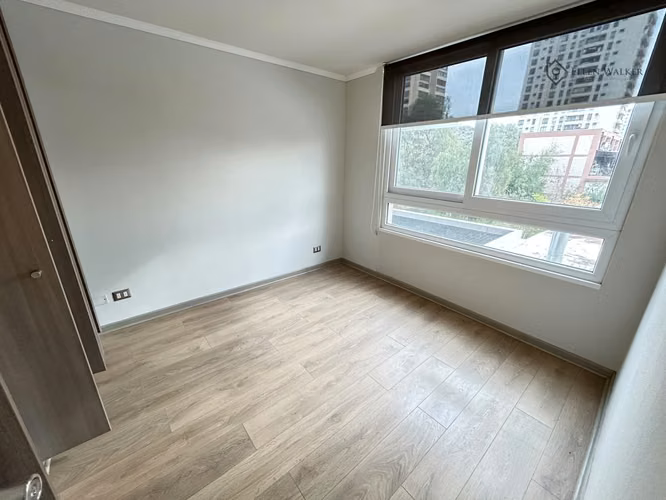 Semi Nuevo 1 Dormitorio + bodega; Av. Perú, C° San Cristobal