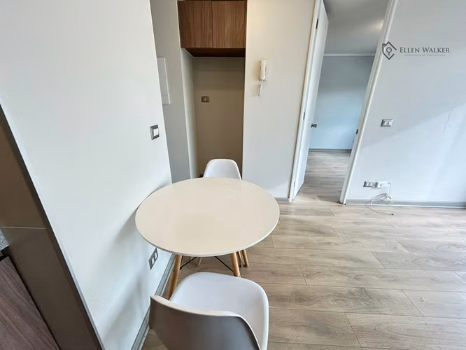 Semi Nuevo 1 Dormitorio + bodega; Av. Perú, C° San Cristobal