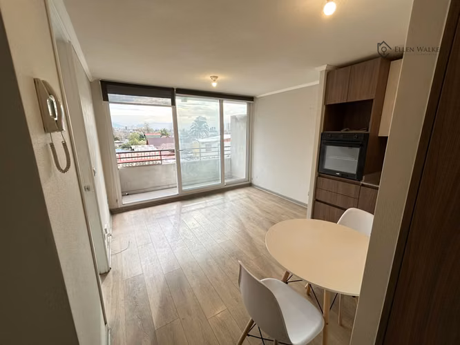 Semi Nuevo 1 Dormitorio + bodega; Av. Perú, C° San Cristobal