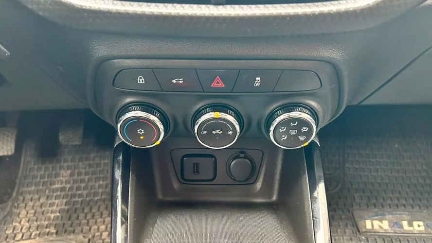 Chevrolet Onix Turbo HB RS 1.0 MT (2023)