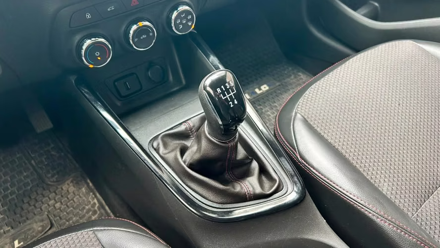 Chevrolet Onix Turbo HB RS 1.0 MT (2023)