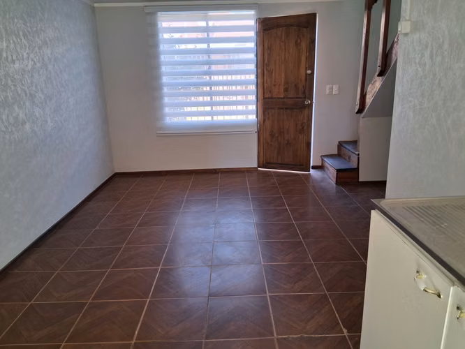 SE ARRIENDA CASA DOS PISOS EN LIMACHE