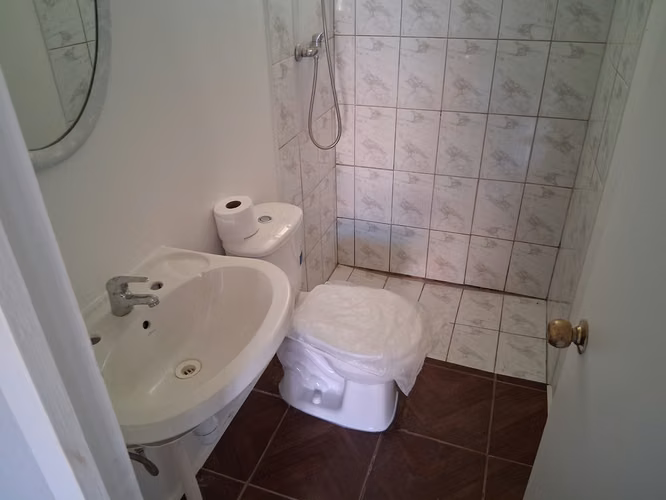SE ARRIENDA CASA DOS PISOS EN LIMACHE