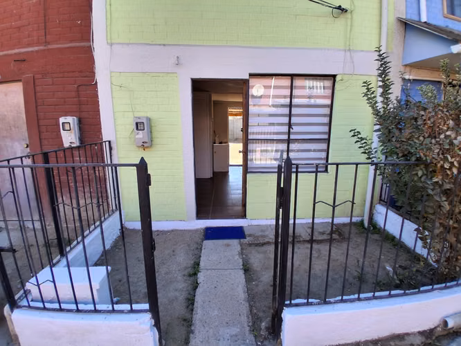 SE ARRIENDA CASA DOS PISOS EN LIMACHE