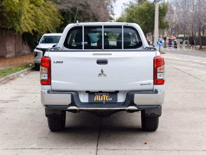 Mitsubishi L200 2.4 Work Cr Diesel Wf Dob. Cab.