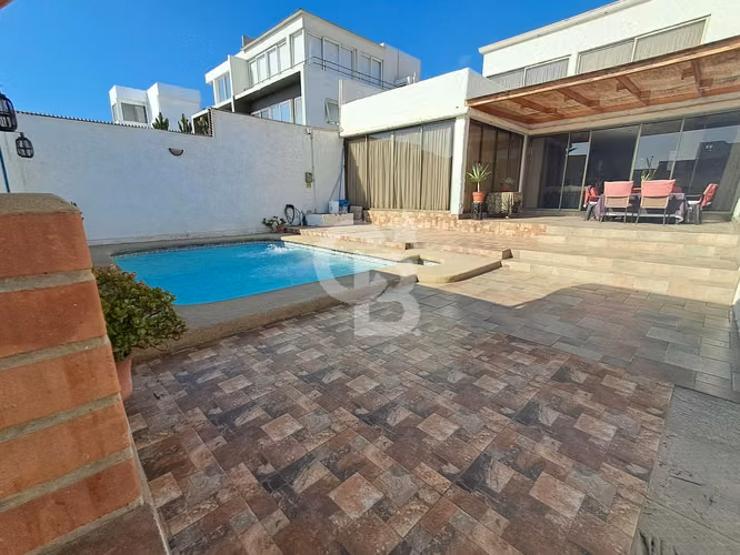 Espectacular Casa en Valles del Mar