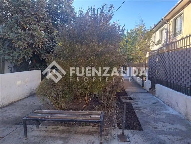 Casa en venta de 3 dorm. en Santiago