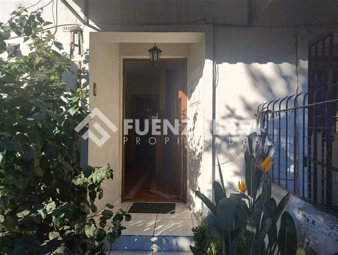 Casa en venta de 3 dorm. en Santiago
