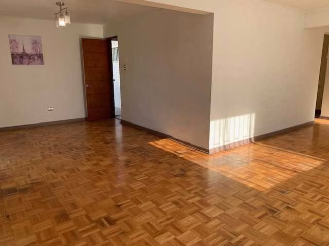 Vendo espaciosa Casa con Diseño Moderno (178504)