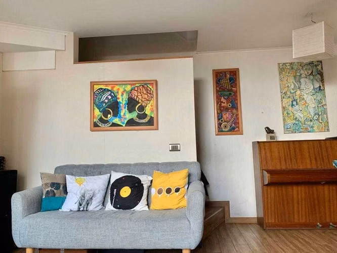 HERMOSO TOWN HOUSE EN BARRIO YUNGAY