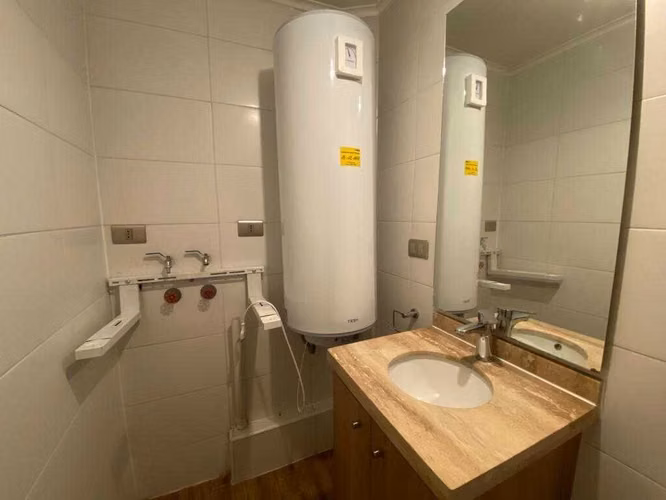 HERMOSO TOWN HOUSE EN BARRIO YUNGAY