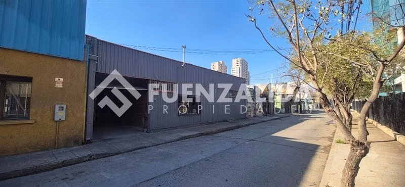 Galpón de uso Industrial o comercial en venta en San Miguel