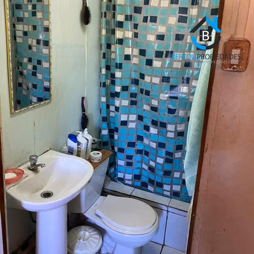 Bertoli Propiedades Arrienda casa en Cerro Toro, V