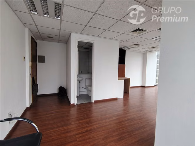 OFICINA EN ARRIENDO ED. QUANTUN LAS CONDES
