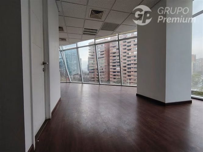 OFICINA EN ARRIENDO ED. QUANTUN LAS CONDES