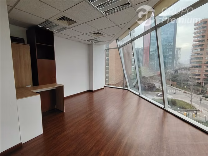 OFICINA EN ARRIENDO ED. QUANTUN LAS CONDES