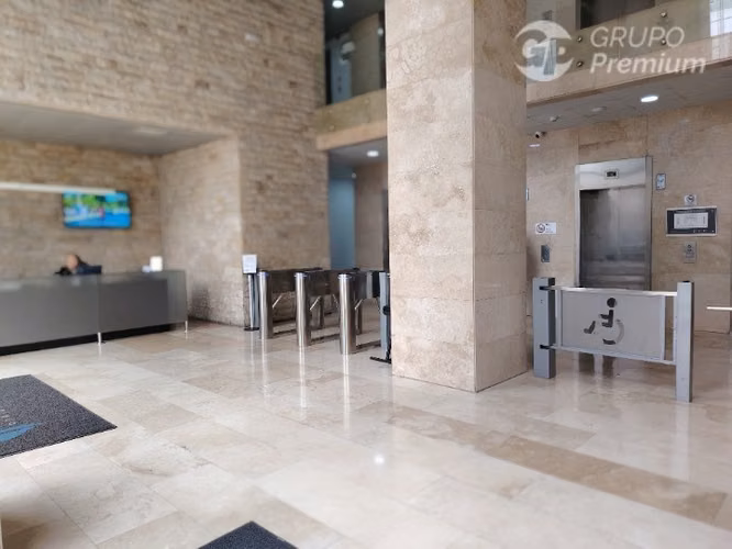 OFICINA EN ARRIENDO ED. QUANTUN LAS CONDES