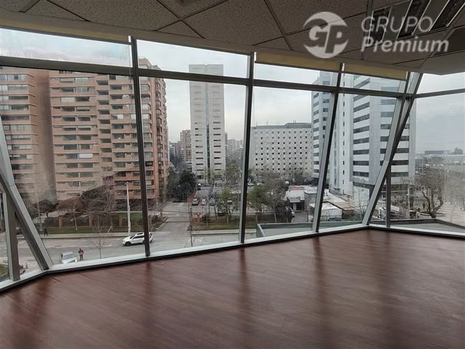 OFICINA EN ARRIENDO ED. QUANTUN LAS CONDES