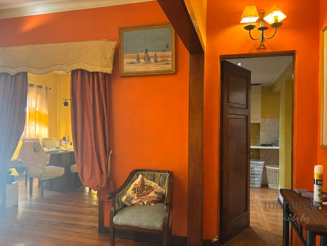Venta de amplio terreno con 2 casas - Imagen 6