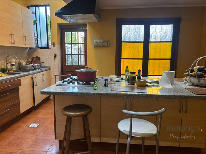 Venta de amplio terreno con 2 casas - Imagen 8