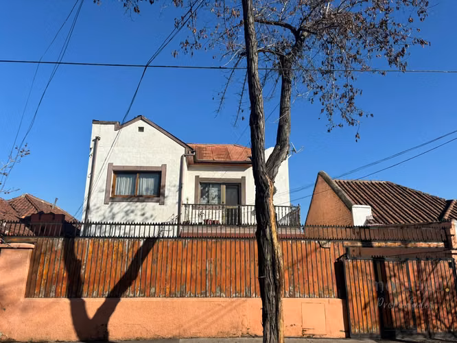 Venta de amplio terreno con 2 casas - Imagen 2