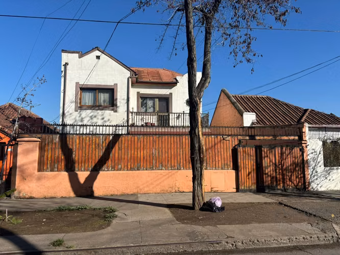 Venta de amplio terreno con 2 casas - Imagen 3