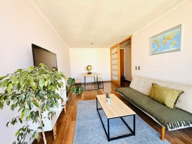 Arriendo amplio departamento en tranquila calle, Macul