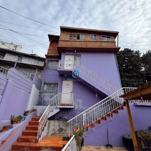 SE VENDA GRAN CASA 3 EN UNA Subida Los Loros, Valp