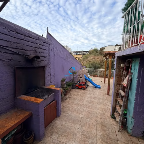 SE VENDA GRAN CASA 3 EN UNA Subida Los Loros, Valp