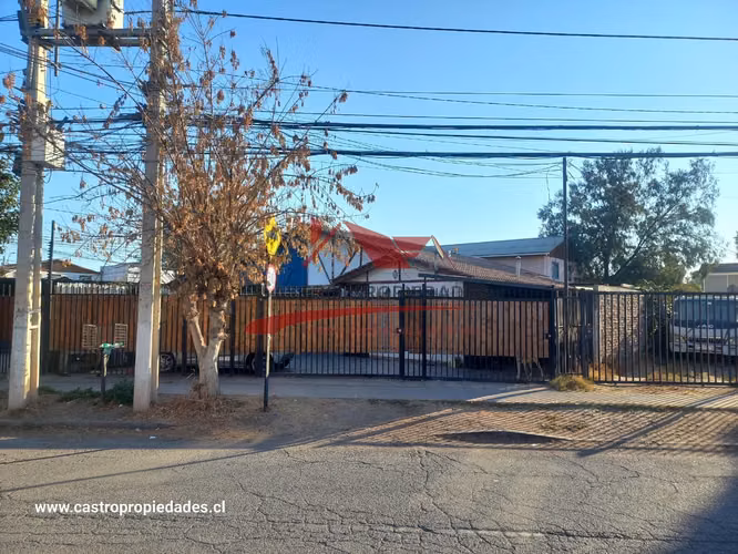 Casa de Un Piso completamente Solida con 4 Dormitorios, 2 Baños, Quilicura.