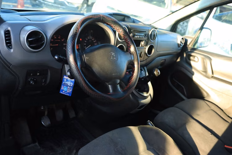 PEUGEOT PARTNER OFERTA AÑO 2018 FULL EQUIPO CON AC