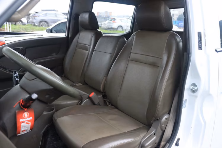 HYUNDAI PORTER AÑO 2021 DOBLE CABINA FULL EQUIPO CON AC CAJA 6TA MT 2.5D