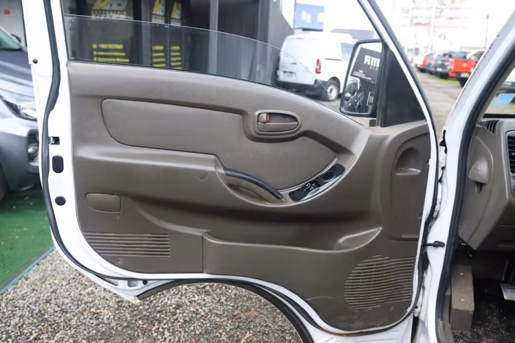 HYUNDAI PORTER AÑO 2021 DOBLE CABINA FULL EQUIPO CON AC CAJA 6TA MT 2.5D