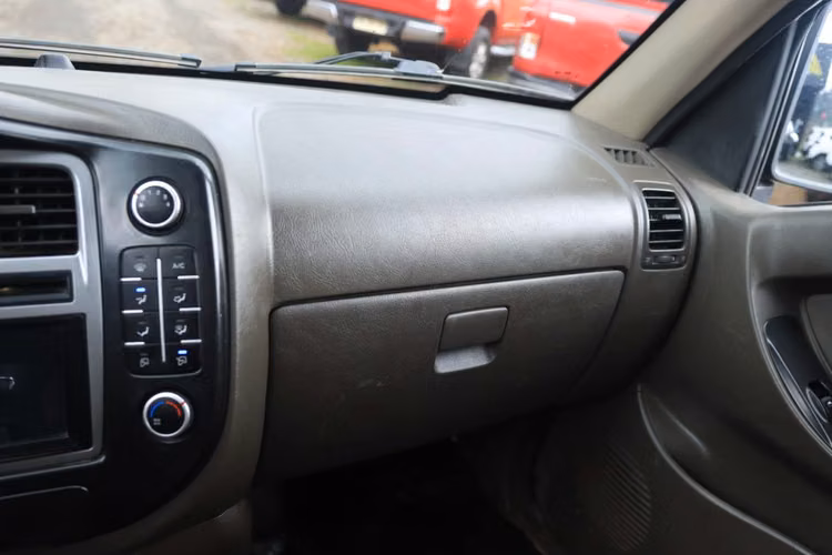 HYUNDAI PORTER AÑO 2021 DOBLE CABINA FULL EQUIPO CON AC CAJA 6TA MT 2.5D