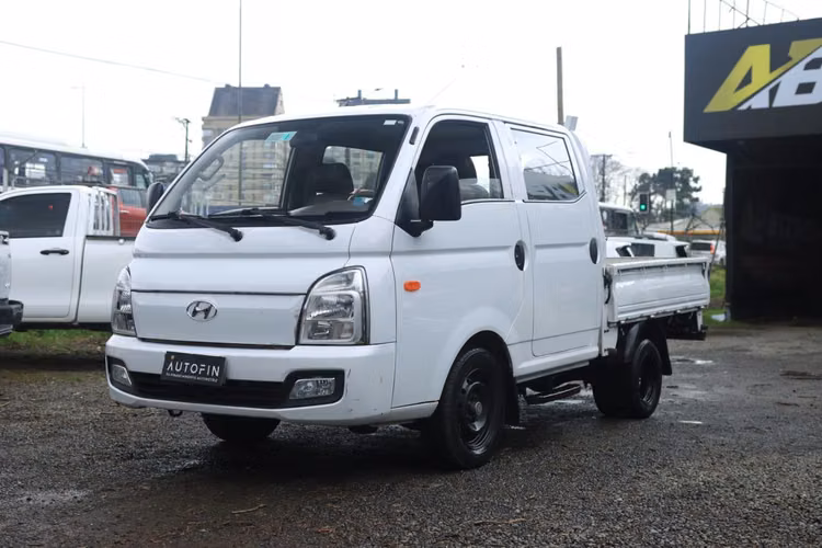 HYUNDAI PORTER AÑO 2021 DOBLE CABINA FULL EQUIPO CON AC CAJA 6TA MT 2.5D