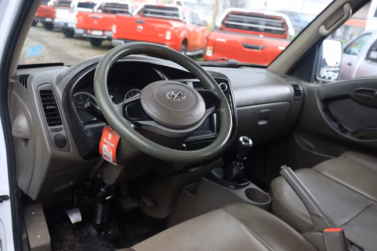HYUNDAI PORTER AÑO 2021 DOBLE CABINA FULL EQUIPO CON AC CAJA 6TA MT 2.5D