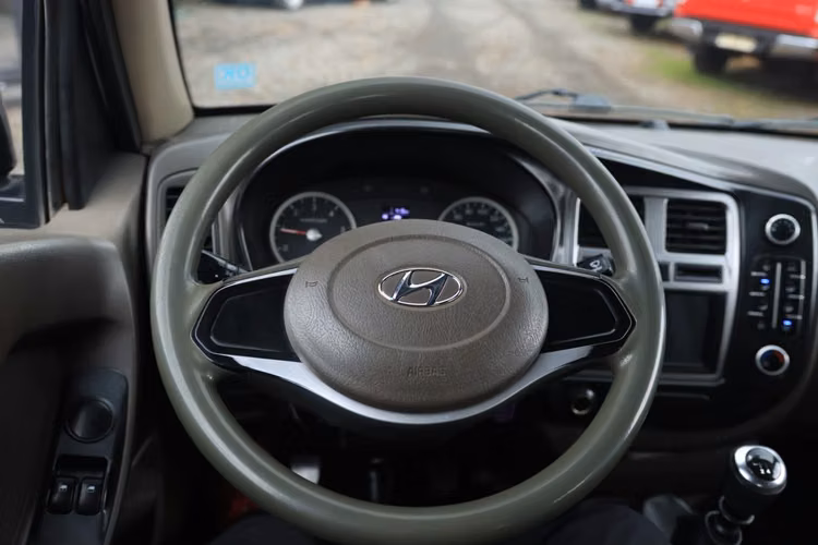HYUNDAI PORTER AÑO 2021 DOBLE CABINA FULL EQUIPO CON AC CAJA 6TA MT 2.5D
