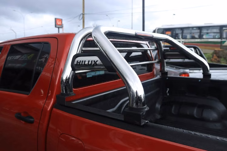 TOYOTA HILUX AÑO 2024 DX FULL EQUIPO CON AC 2.4 6TA MT UNICO DUEÑO