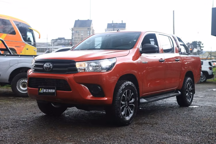 TOYOTA HILUX AÑO 2024 DX FULL EQUIPO CON AC 2.4 6TA MT UNICO DUEÑO