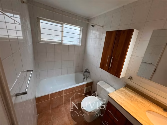 Casa en venta de 4 dorm. en Villa Alemana