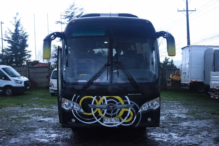 BUS TURISMO DAEWOO A-85 CUMMINS CAJA MT 2018 UNICO DUEÑO FULL EQUIPADO