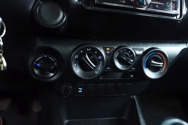 TOYOTA HILUX AÑO 2018 FULL EQUIPO DX 2.4L MT 6TA CON AC DCAB