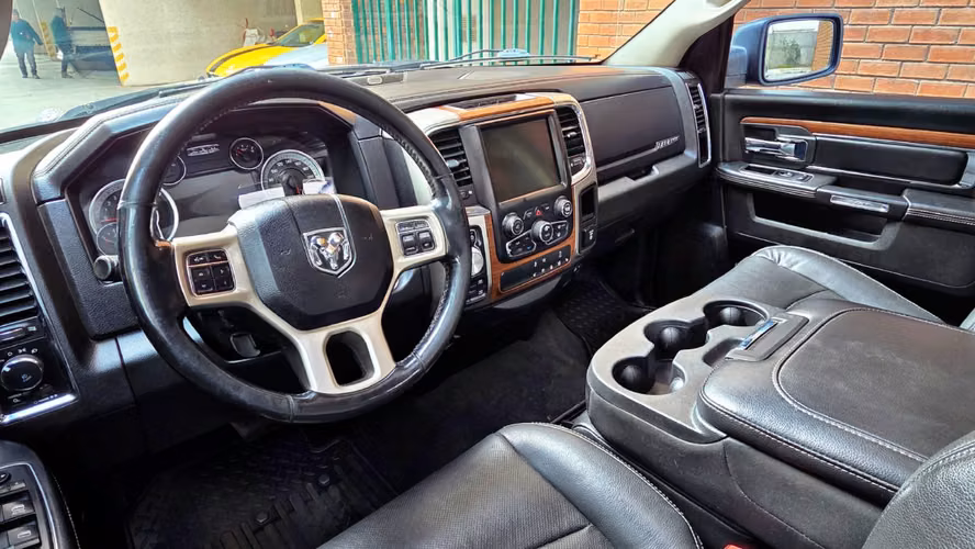 RAM 1500 CREW LARAMIE PRENDAPRENDA