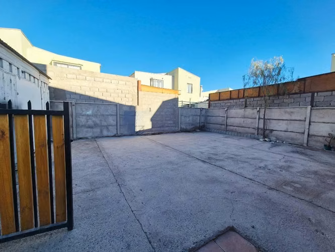 Corredora arrienda casa en Villa Los Yacimientos